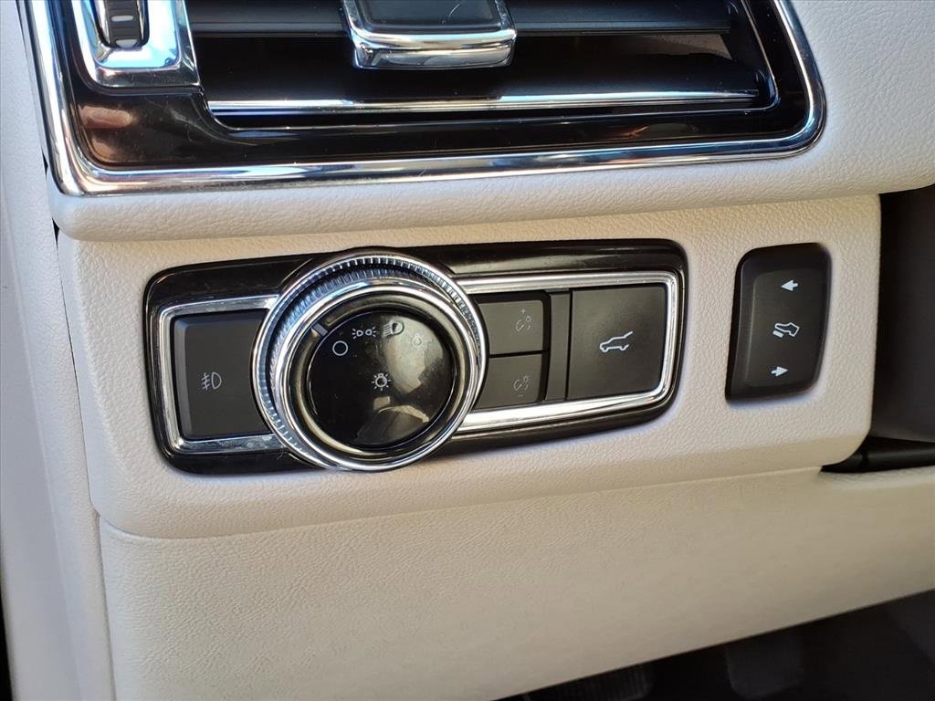 Used 2018 Lincoln Navigator Reserve w/ Technology Package image 23