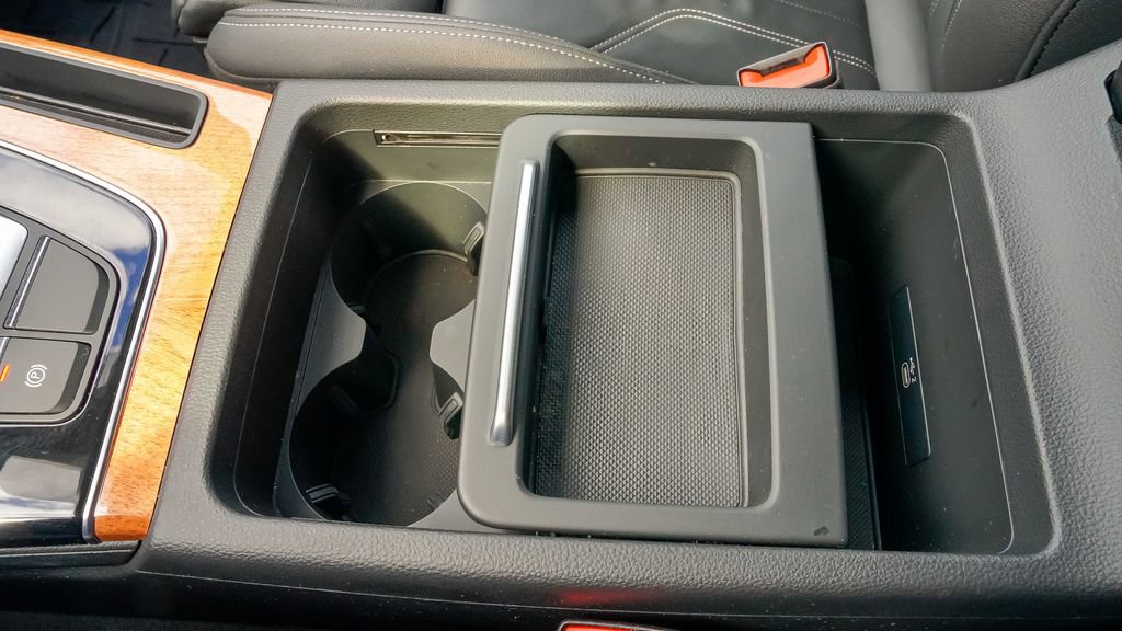 Used 2022 Audi Q5 e Premium w/ Convenience Package image 22