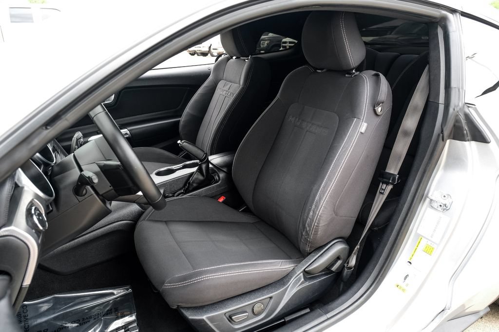 Used 2022 Ford Mustang GT RWD image 32