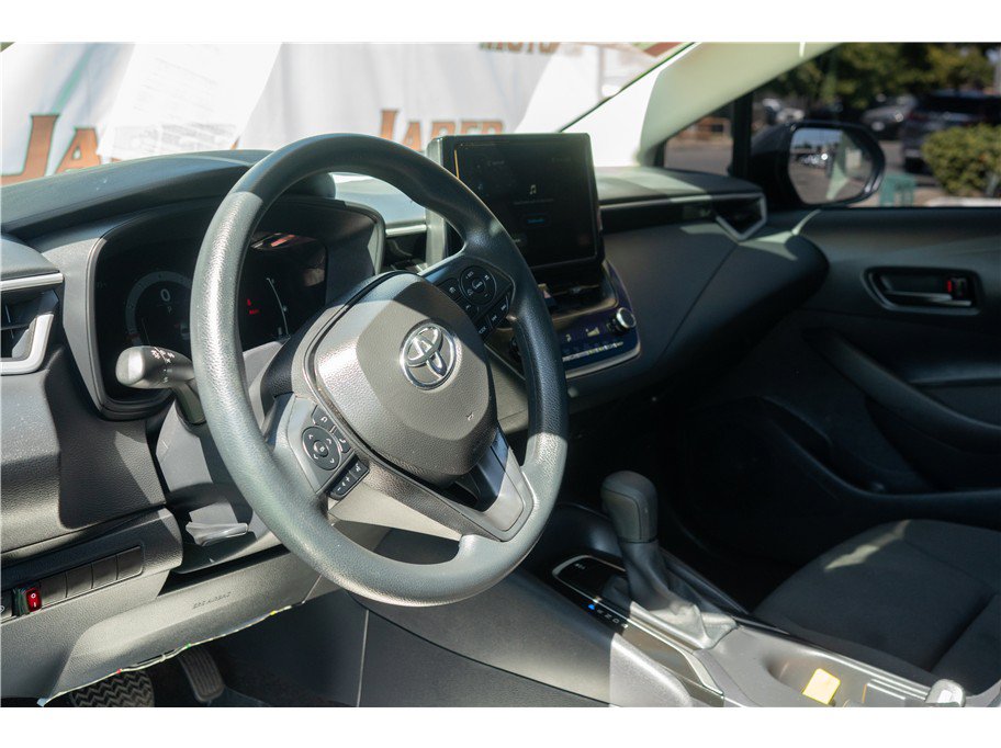 Used 2026 Toyota Corolla LE w/ LE Premium Package FWD image 29