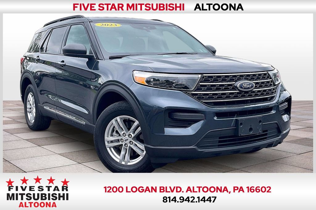 Used 2023 Ford Explorer XLT AWD/4WD image 1