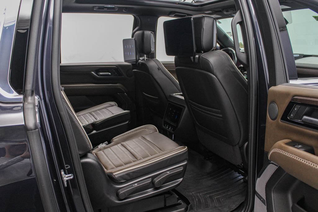 Used 2025 GMC Yukon XL Denali Ultimate AWD/4WD image 29
