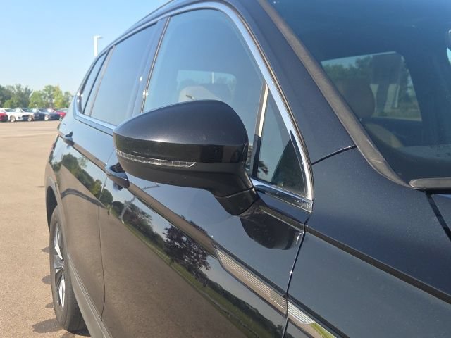 Used 2022 Volkswagen Tiguan SE AWD/4WD image 5