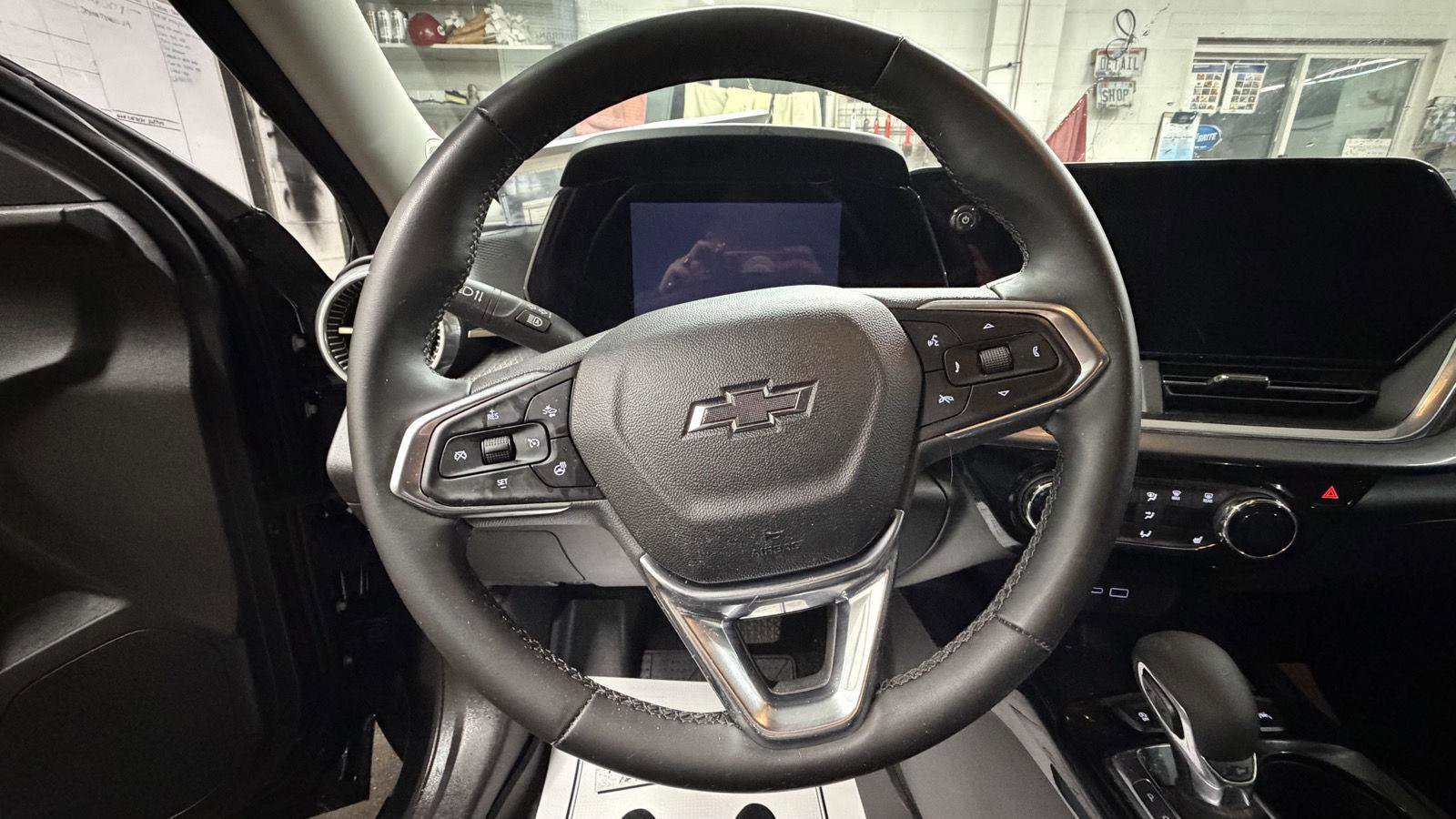 Used 2024 Chevrolet Trax ACTIV w/ Driver Confidence Package image 14