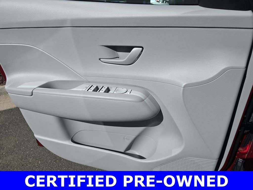 Used 2025 Hyundai Kona SEL image 28