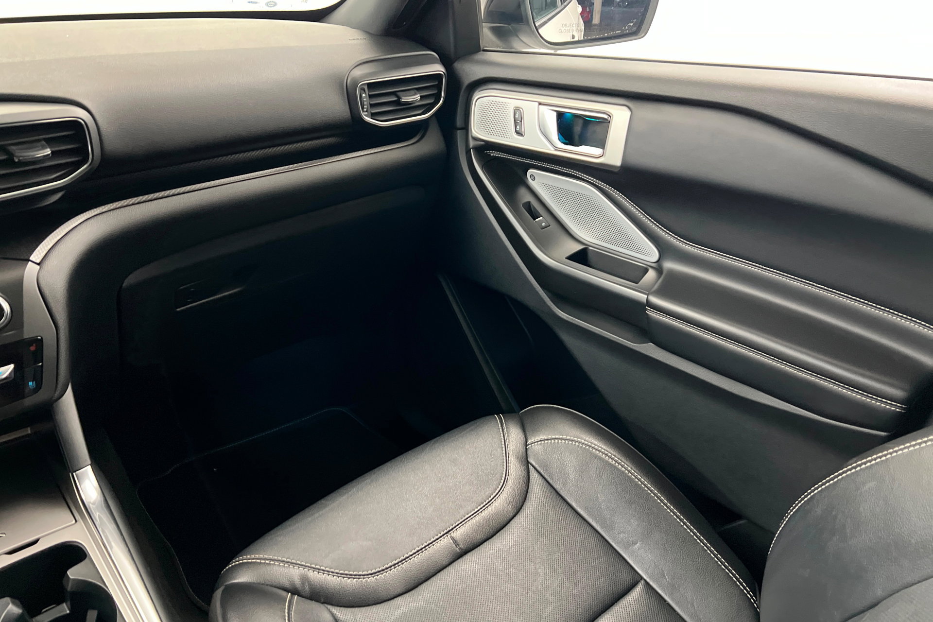 Used 2020 Ford Explorer ST w/ Premium Technology Package image 10