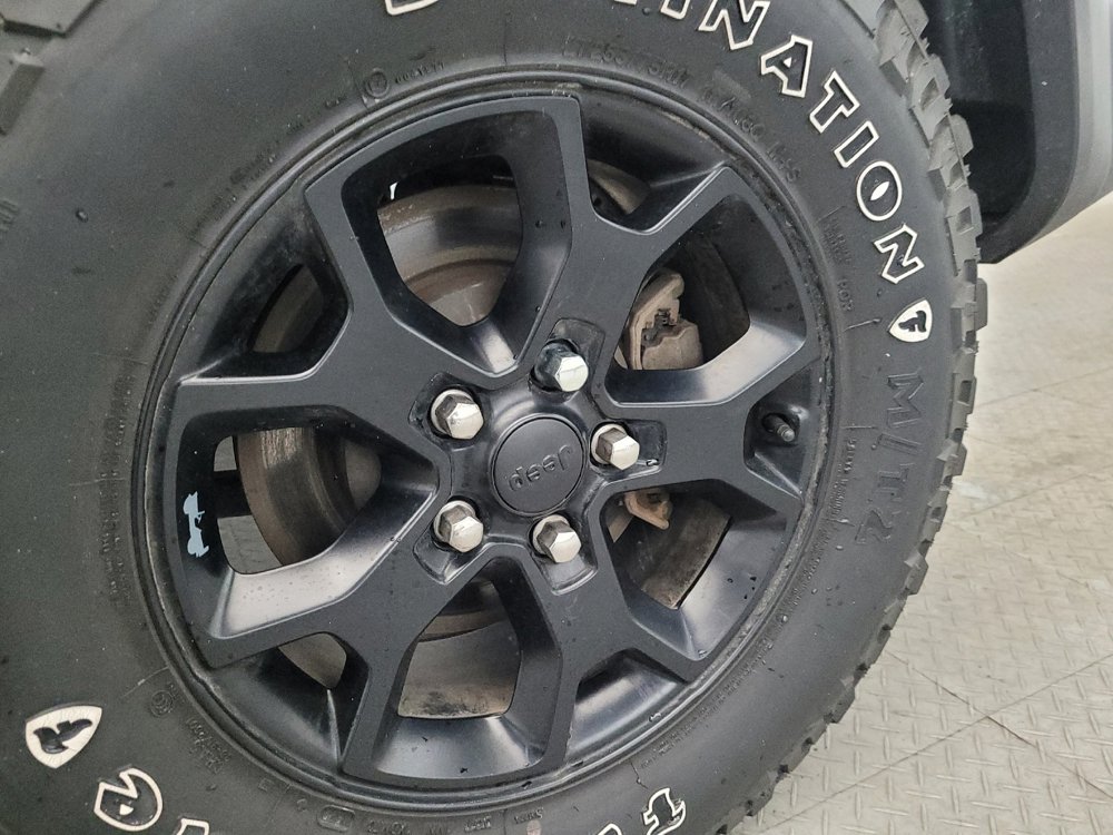 Used 2022 Jeep Wrangler Sport image 31