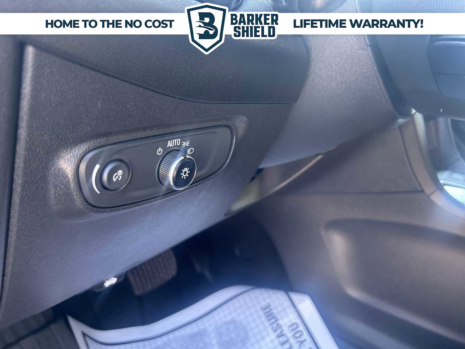 Used 2023 Chevrolet Equinox RS w/ LPO, Floor Liner Package image 17