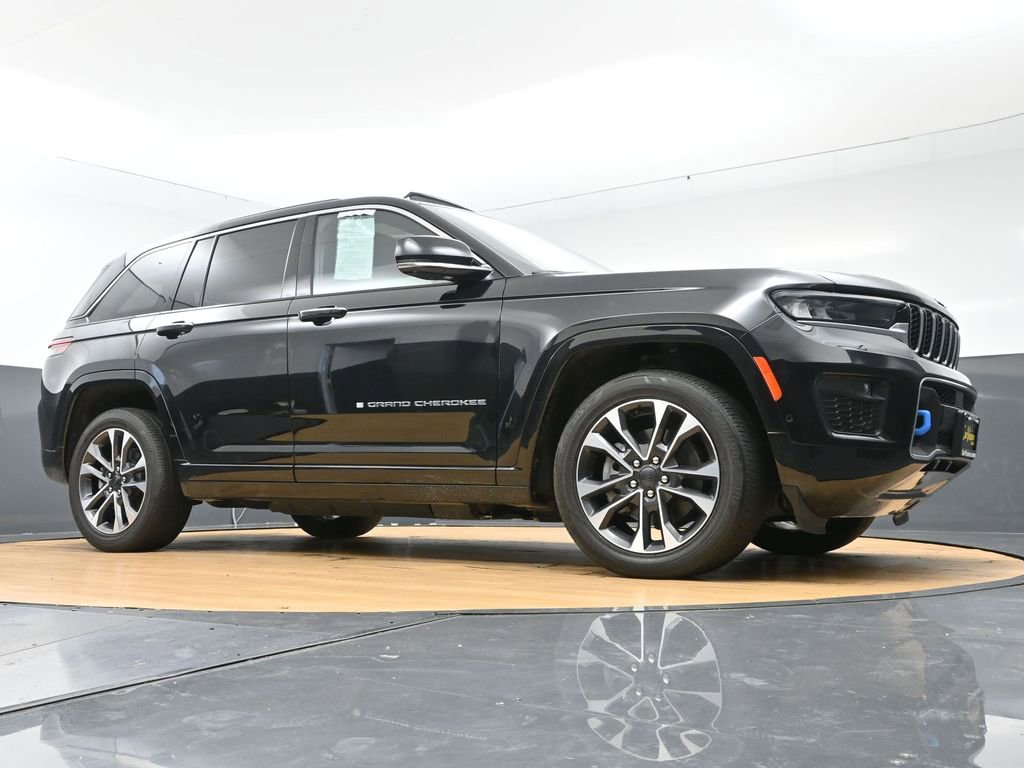Used 2023 Jeep Grand Cherokee Overland w/ Advanced Protech Group III AWD/4WD image 51
