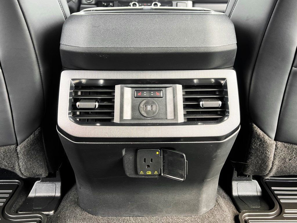 Used 2025 Ford F250 Platinum image 23