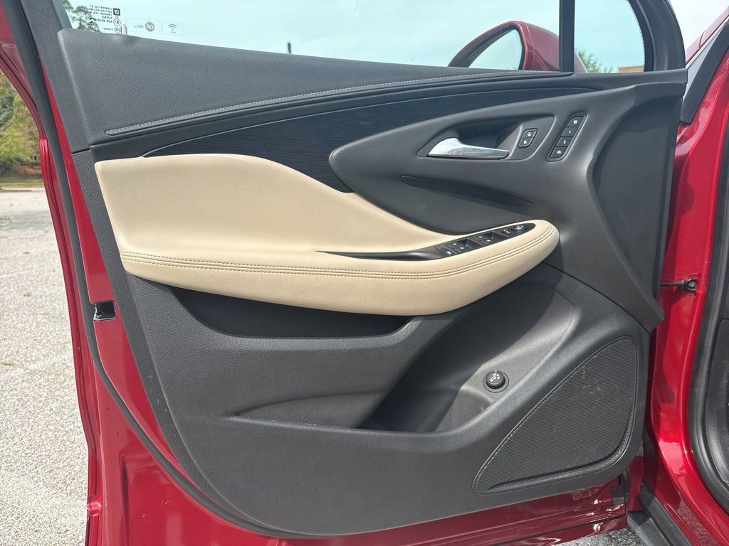 Used 2017 Buick Envision Essence image 12