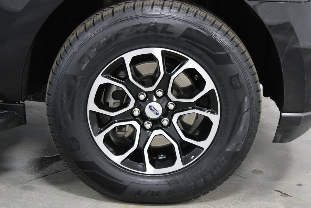 Used 2024 Ford Expedition Max XLT image 12