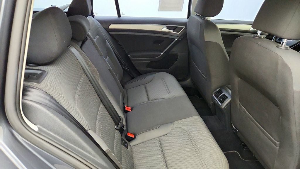 Used 2017 Volkswagen Golf S AWD/4WD image 22
