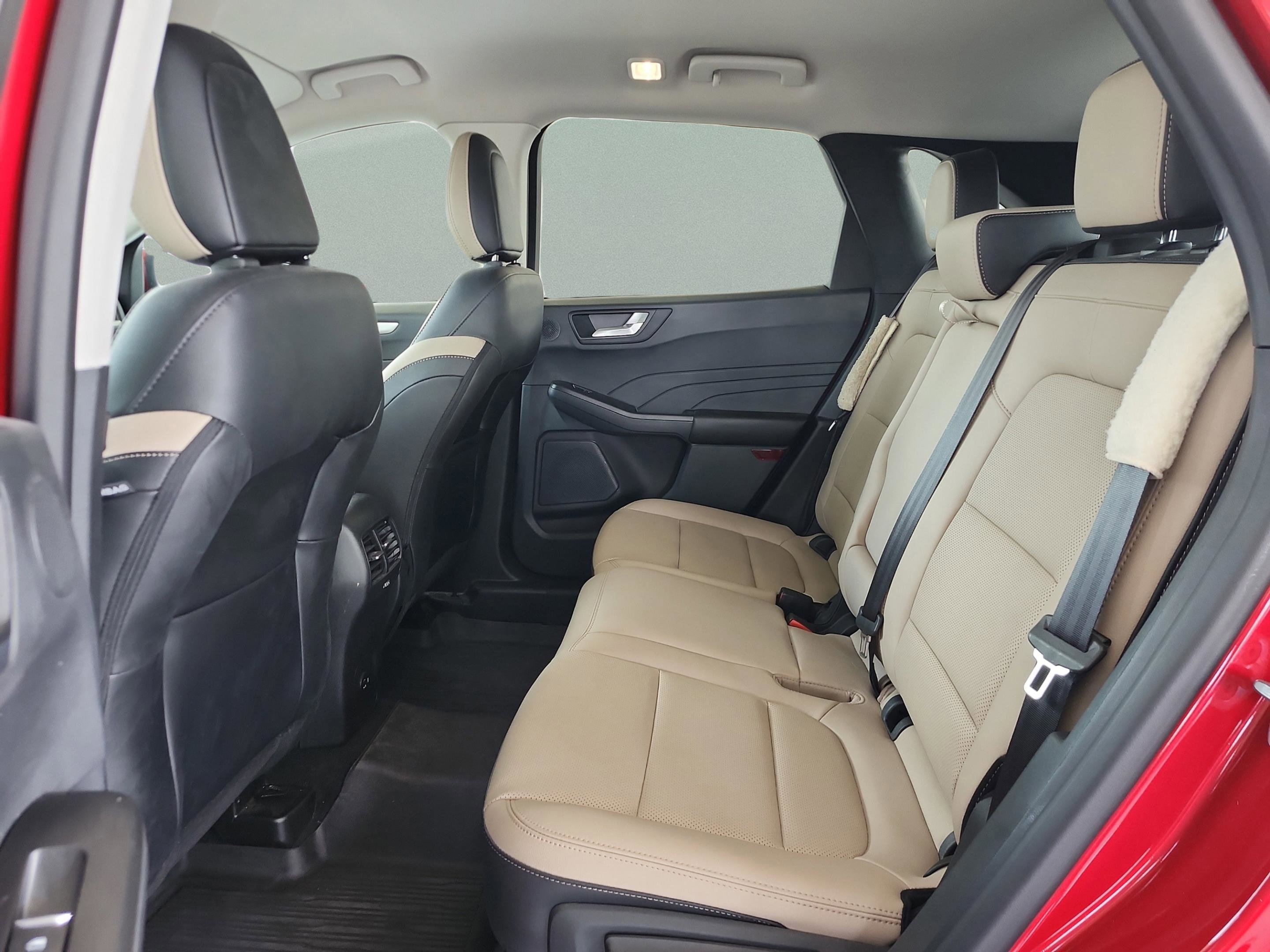 Used 2021 Ford Escape SEL w/ Technology Package FWD image 17