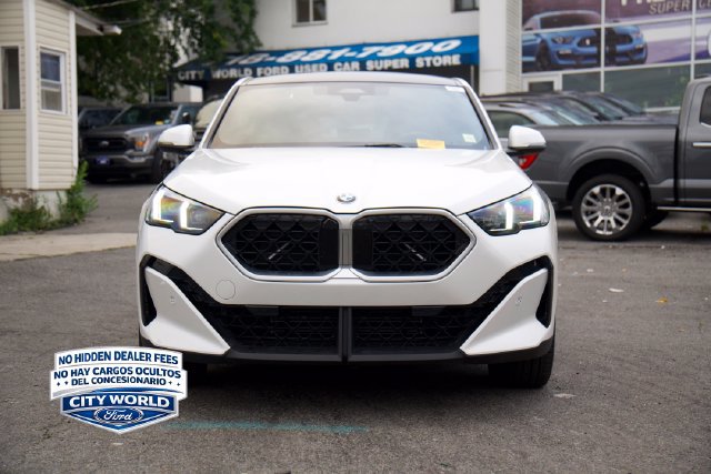 Used 2026 BMW X2 xDrive28i AWD/4WD image 2
