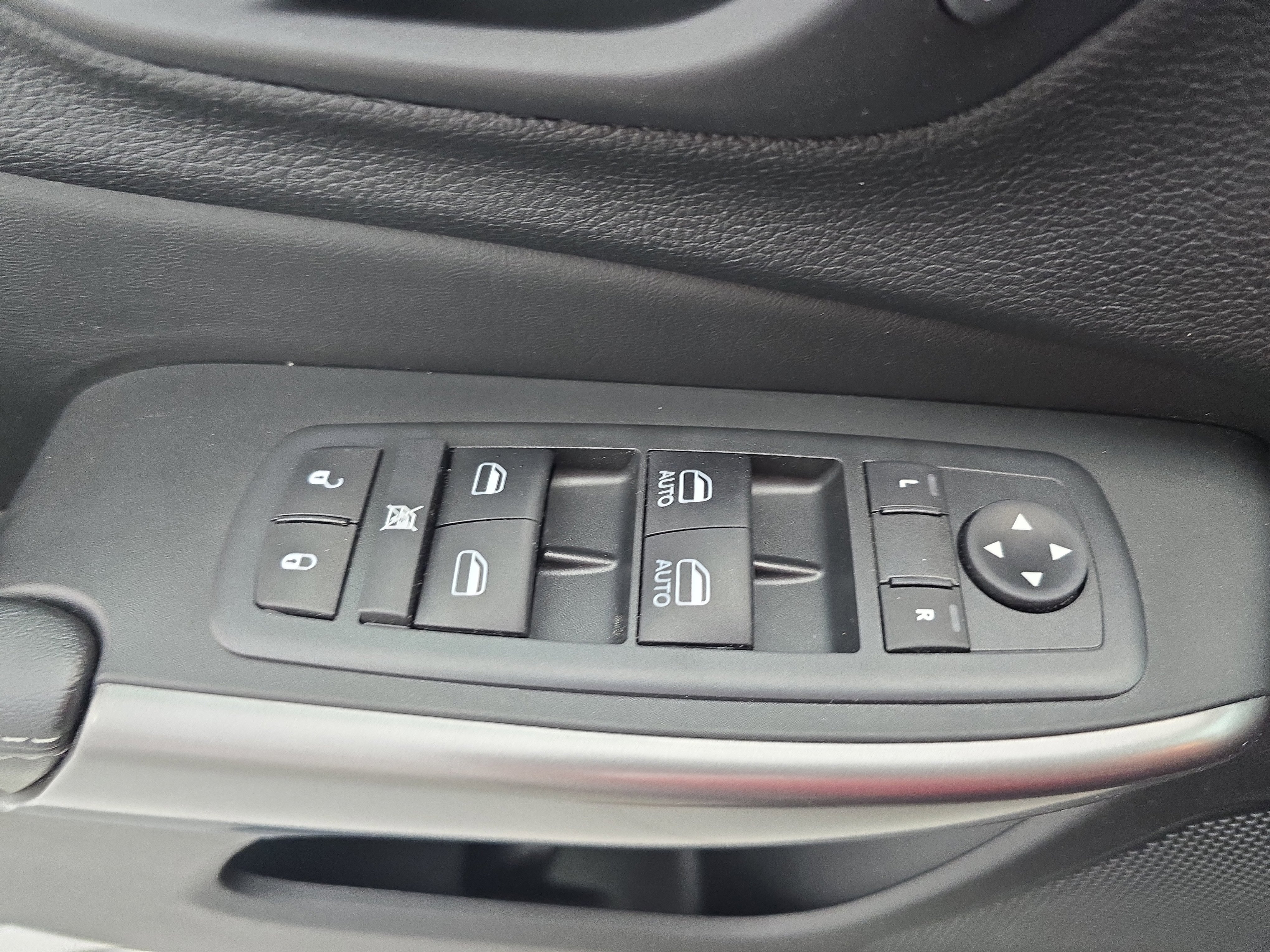 Used 2021 Jeep Cherokee Limited w/ Elite Package image 27