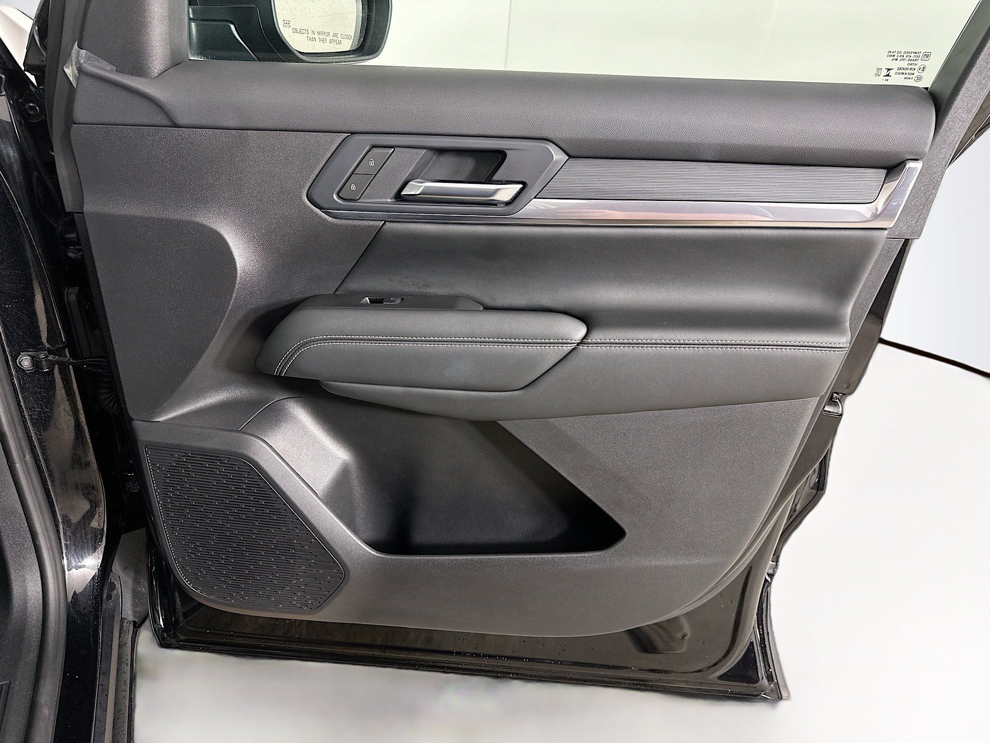 Used 2025 GMC Terrain Elevation image 31