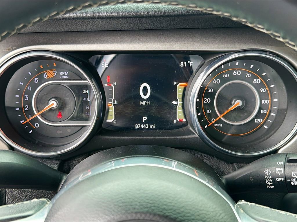 Used 2018 Jeep Wrangler Unlimited Sahara AWD/4WD image 38