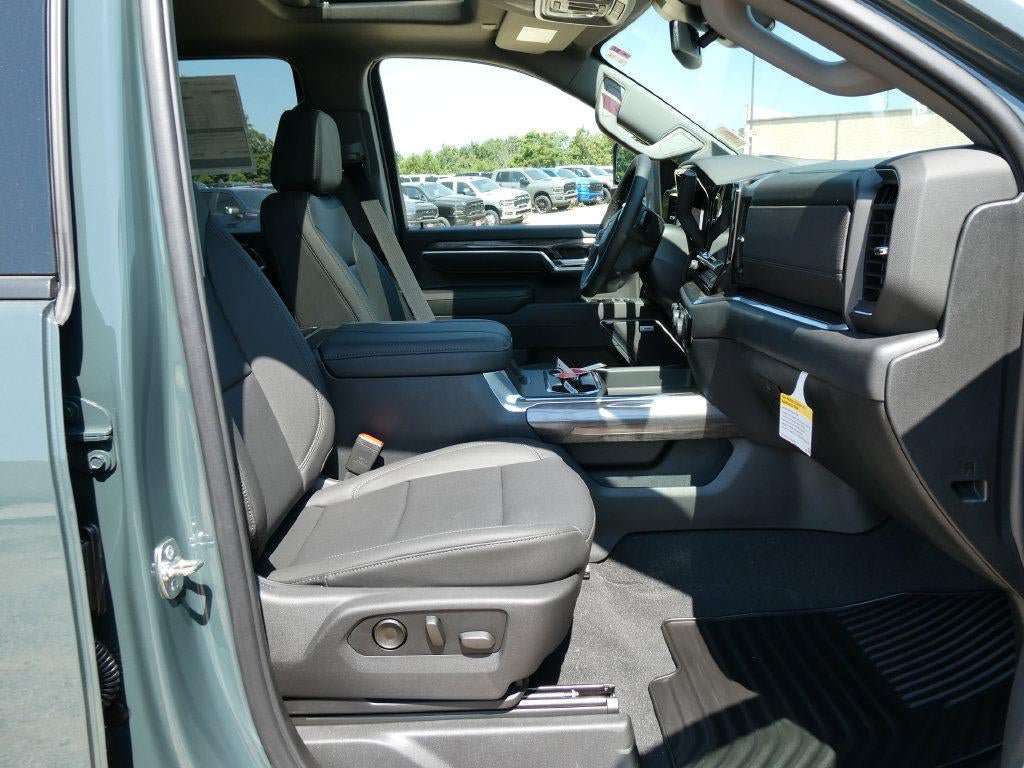 New 2026 Chevrolet Silverado 3500 LTZ w/ LTZ Plus Package AWD/4WD image 11
