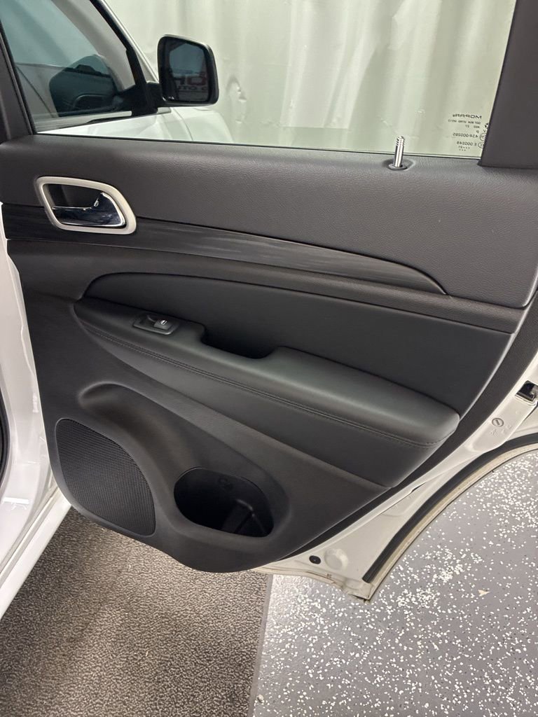 Used 2021 Jeep Grand Cherokee Laredo X image 28