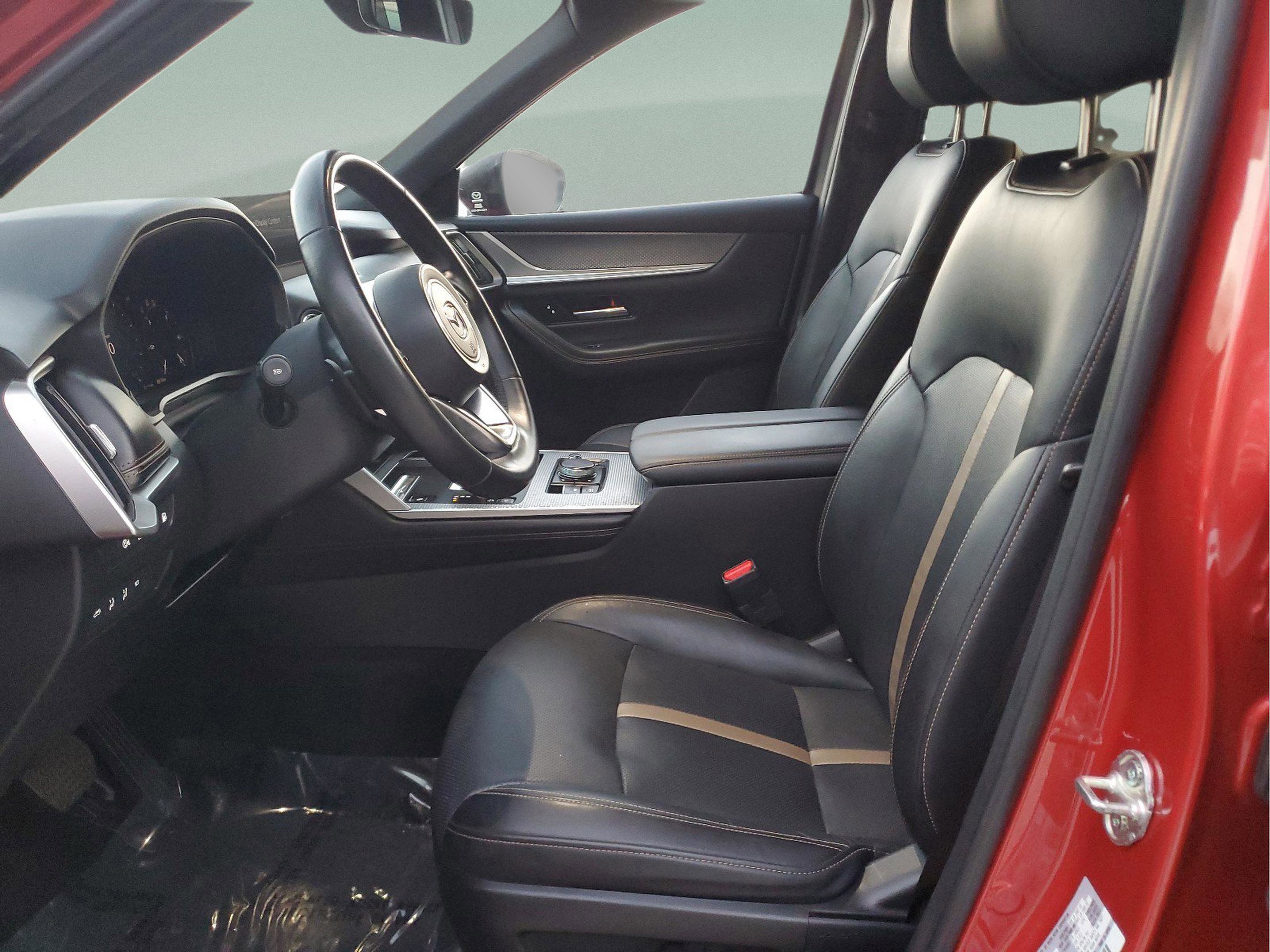 Used 2025 MAZDA CX-70 Plug-In Hybrid w/ Premium Plus AWD/4WD image 16