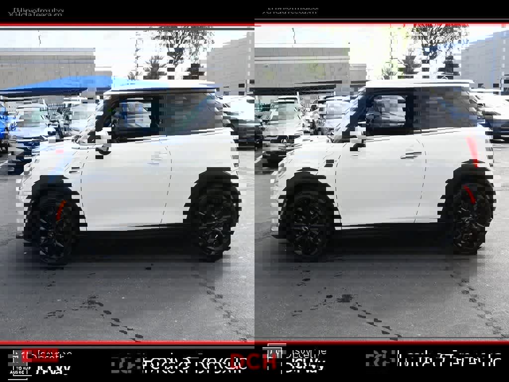 Used 2021 MINI Cooper 2-Door Hardtop image 4