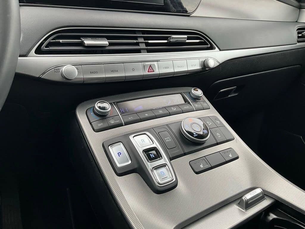 Used 2022 Hyundai Palisade SEL w/ Winter Package image 19