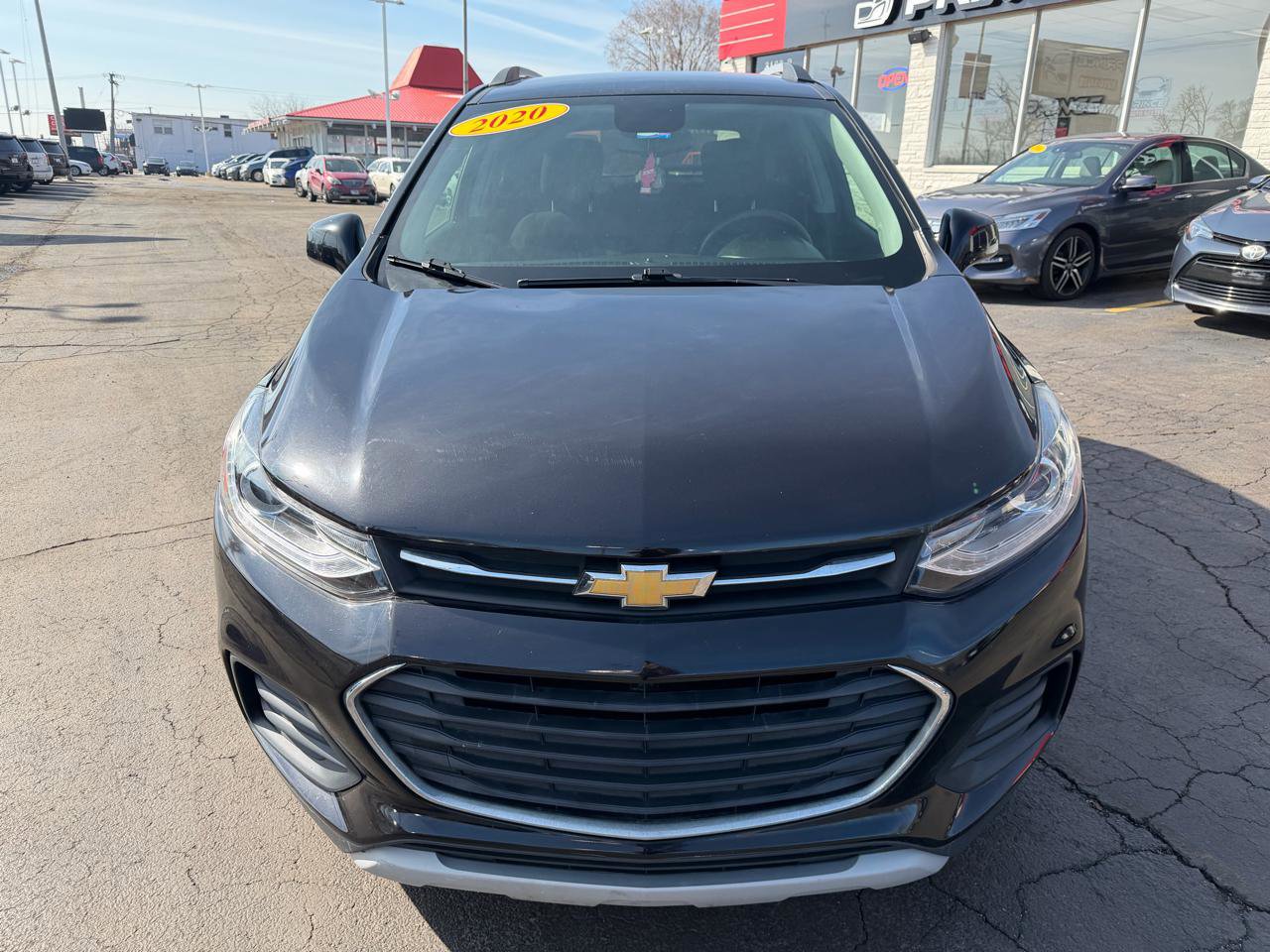 Used 2020 Chevrolet Trax LT image 2