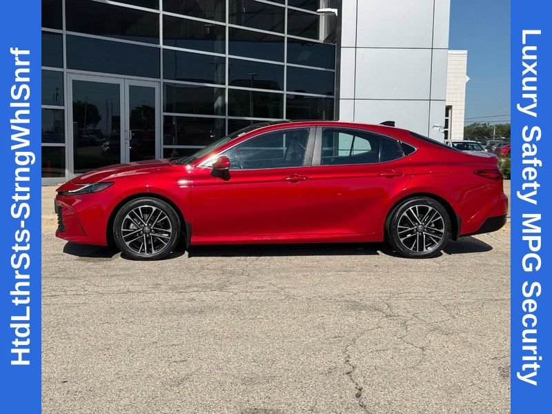Used 2025 Toyota Camry XLE FWD image 6