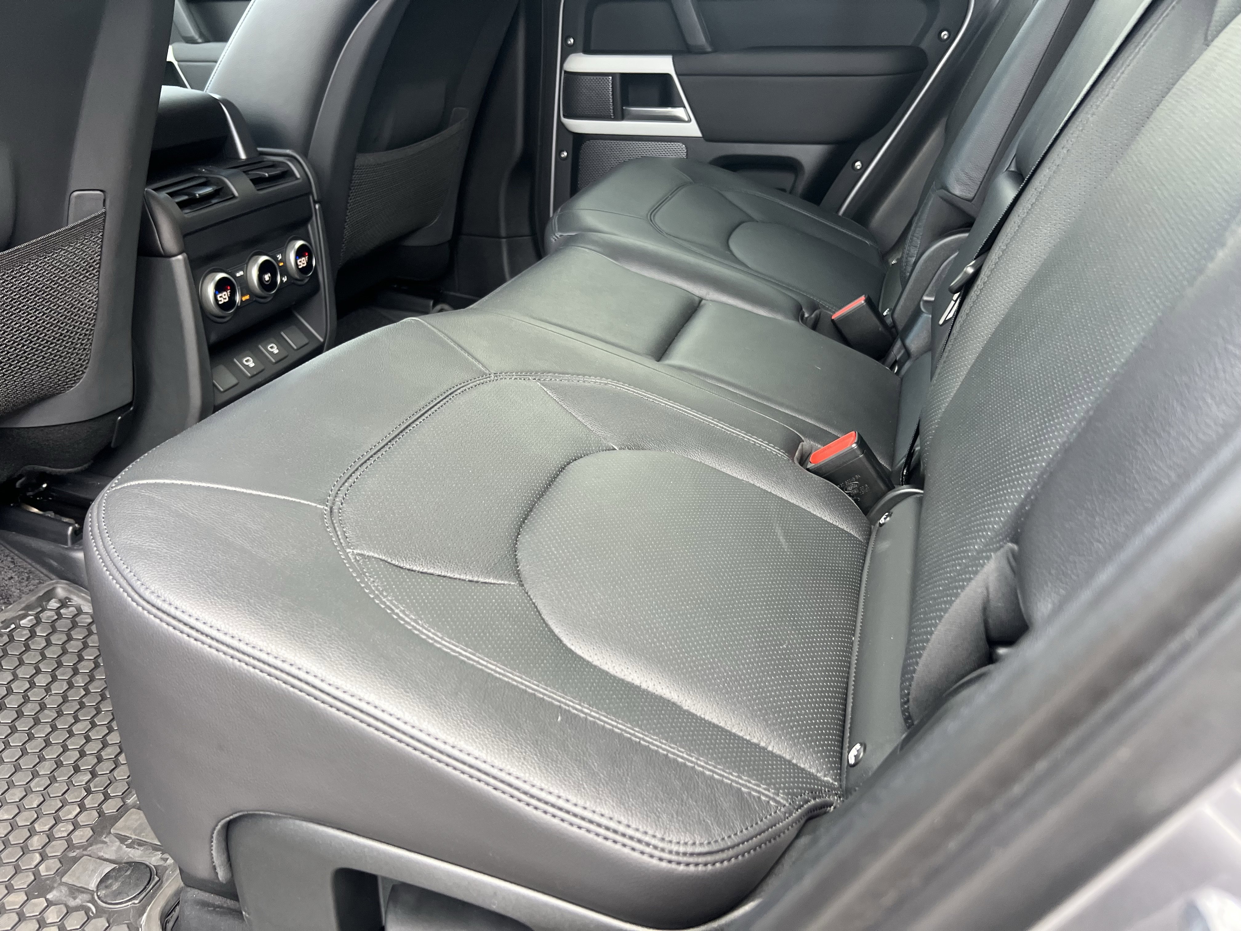 Certified 2024 Land Rover Defender 110 S image 34