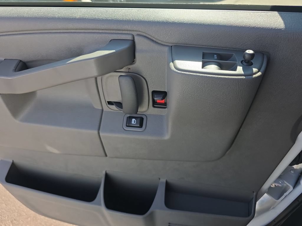 Used 2024 GMC Savana 2500 w/ Driver Convenience Package RWD image 22