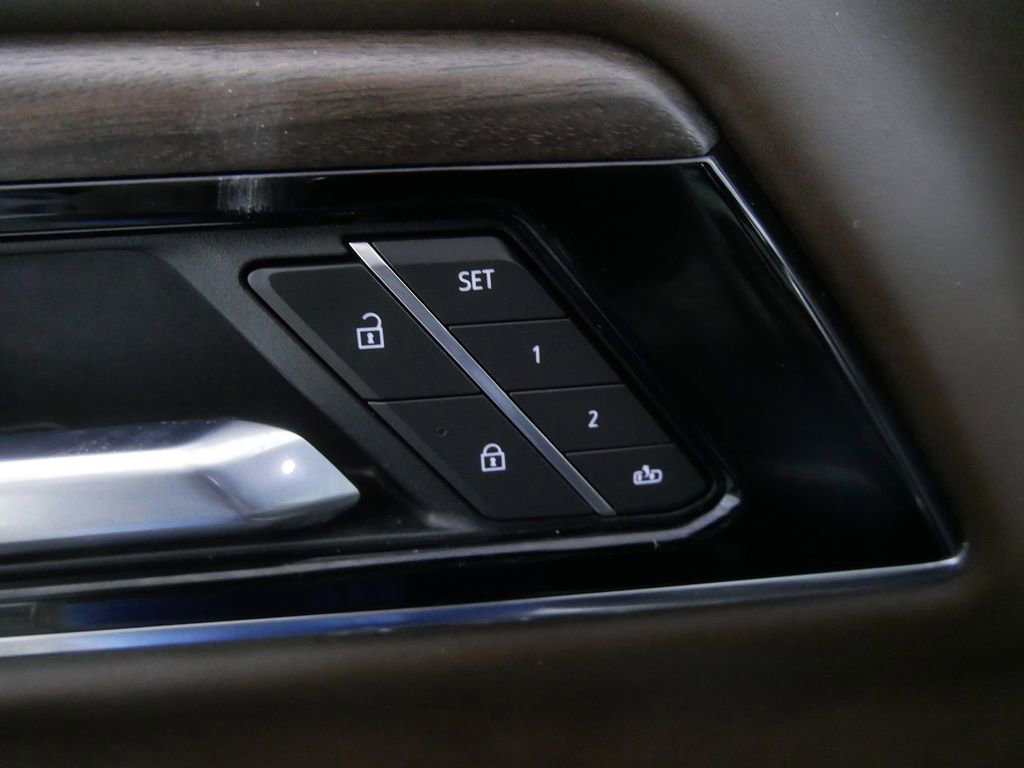 Used 2025 GMC Yukon Denali Ultimate image 12