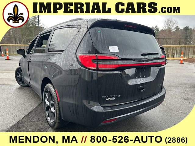 New 2026 Chrysler Pacifica Limited w/ S Appearance Package image 10