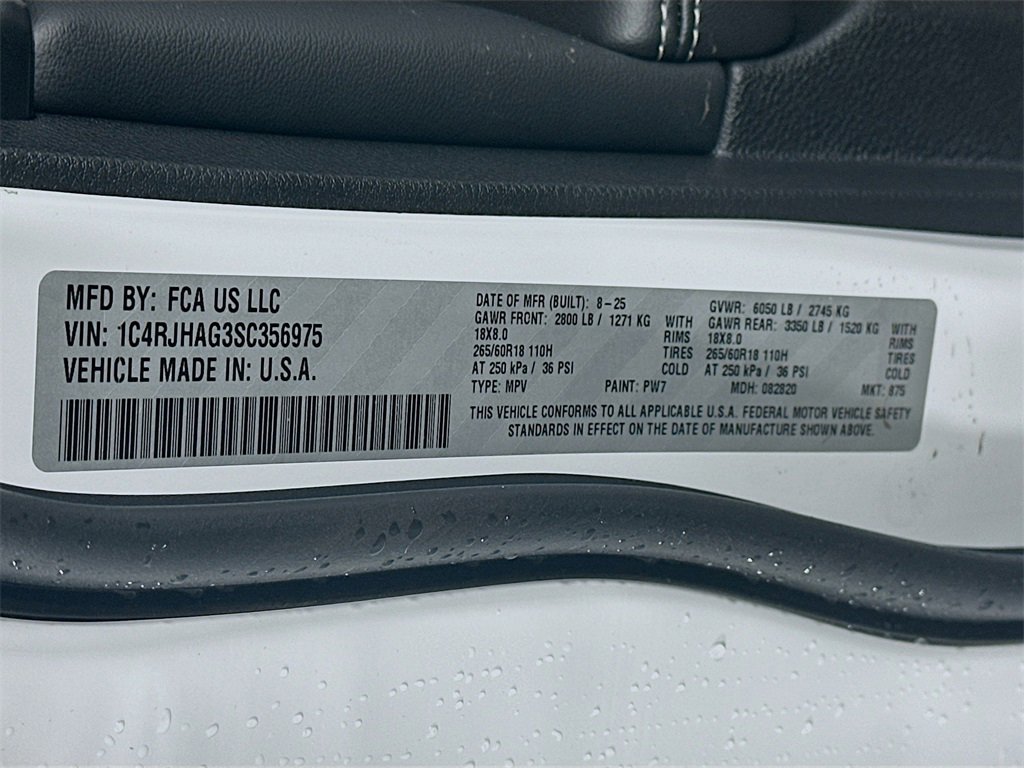 New 2025 Jeep Grand Cherokee Laredo X w/ Luxury Tech Group I image 18