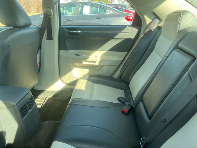 Used 2005 Chrysler 300 Touring image 9