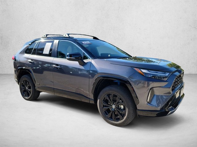 Used 2025 Toyota RAV4 XSE AWD/4WD image 3