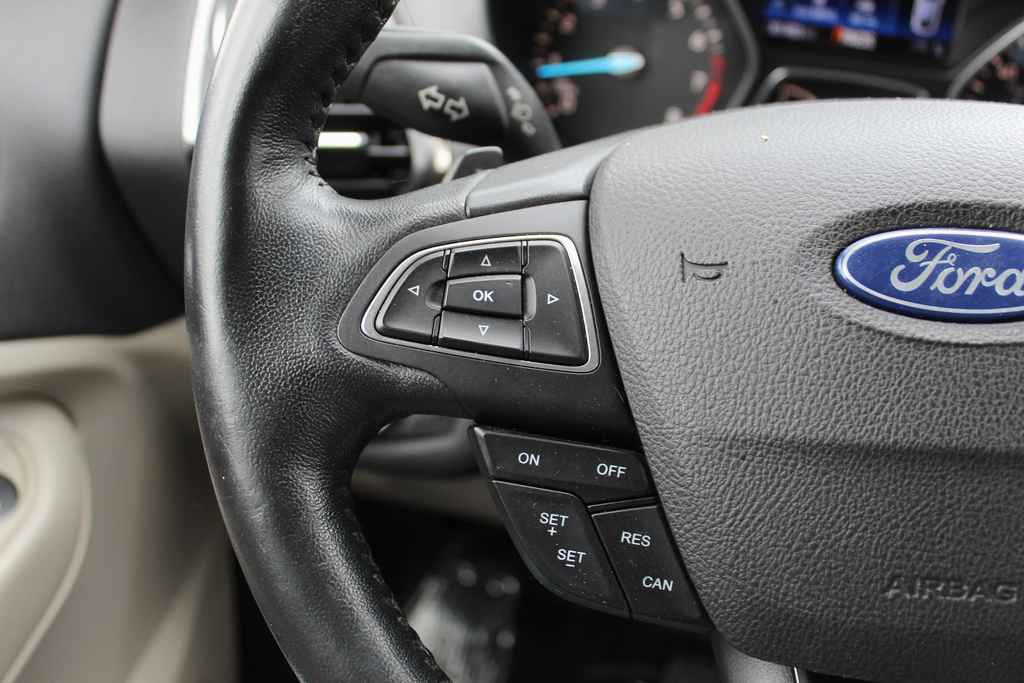 Used 2017 Ford Escape Titanium FWD image 17