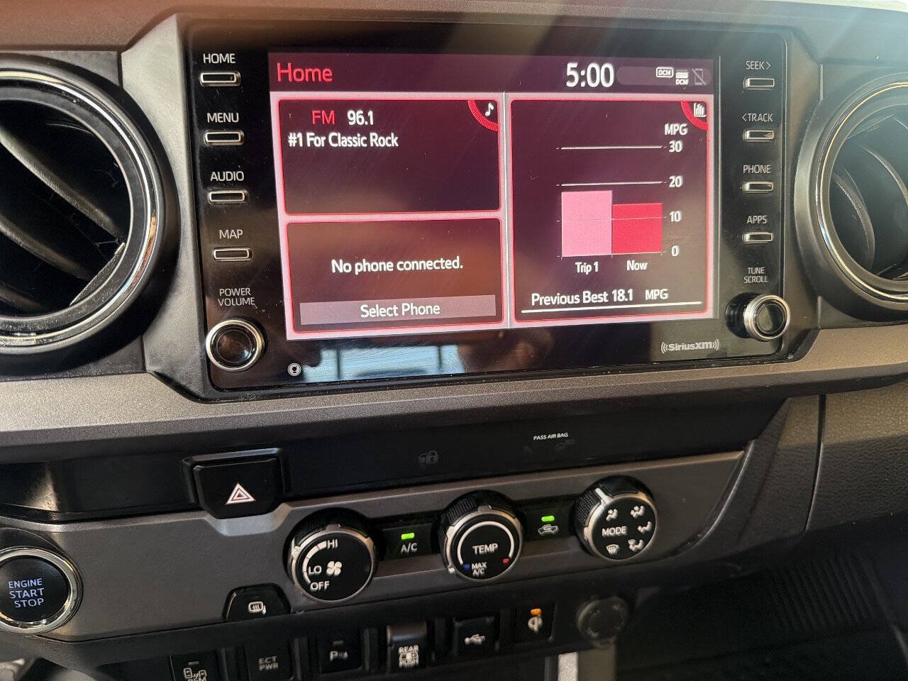Used 2020 Toyota Tacoma TRD Sport w/ Technology Package RWD image 27