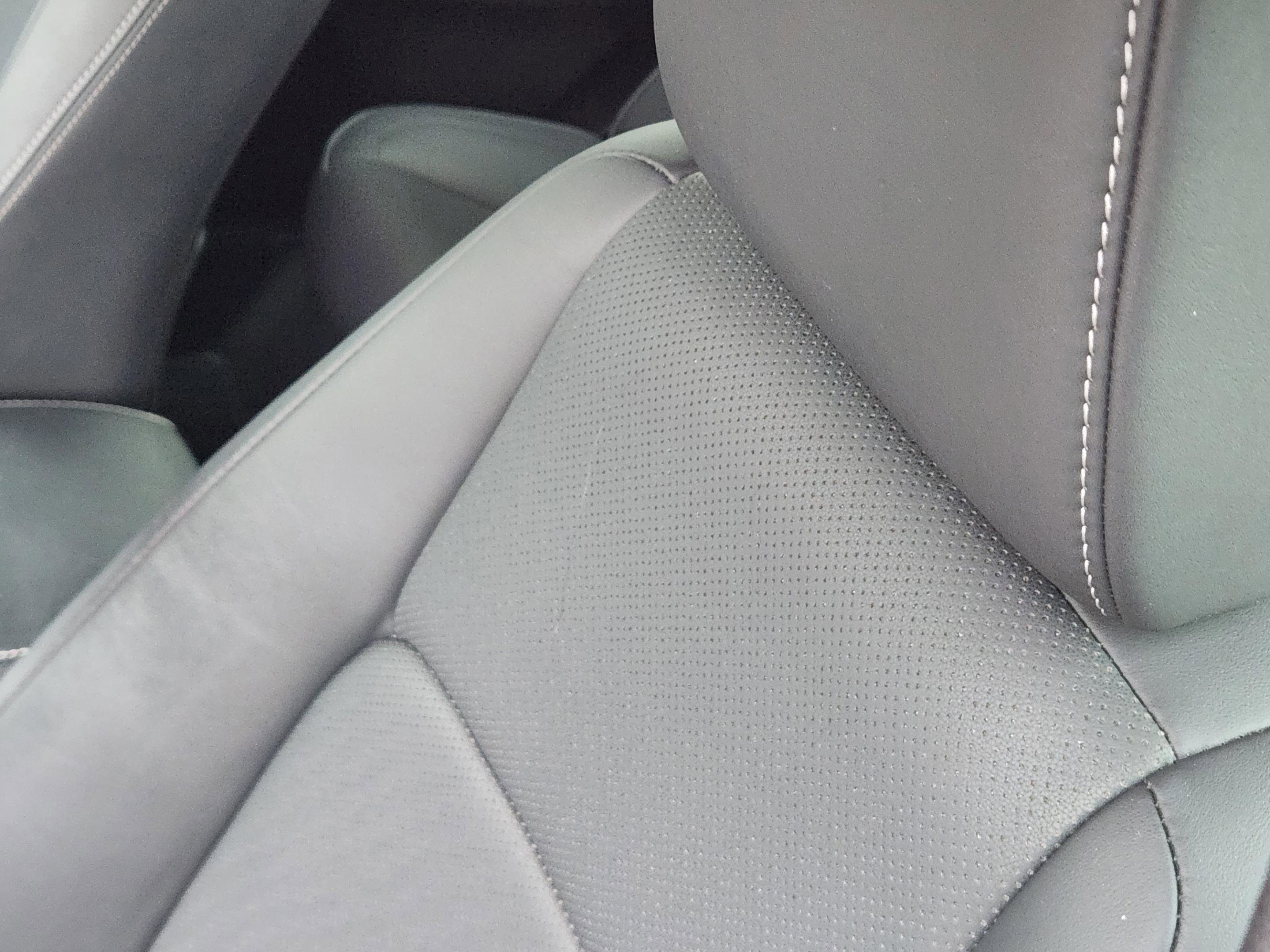 Used 2022 Lexus IS 300 w/ Premium Package image 8