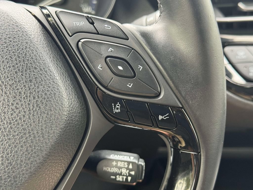 Used 2019 Toyota C-HR XLE FWD image 19