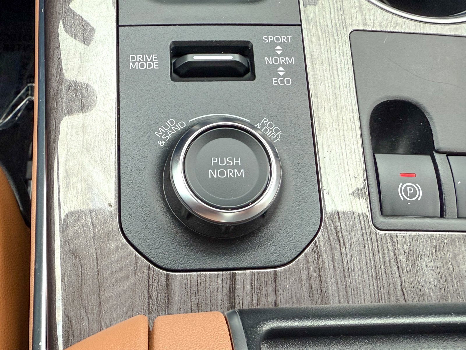 Used 2024 Toyota Highlander Platinum image 37