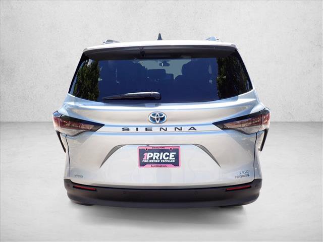Used 2023 Toyota Sienna XLE w/ XLE Plus Package AWD/4WD image 3