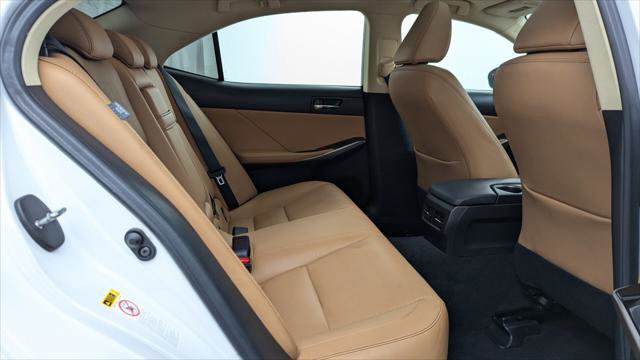 Used 2016 Lexus IS 200t image 19
