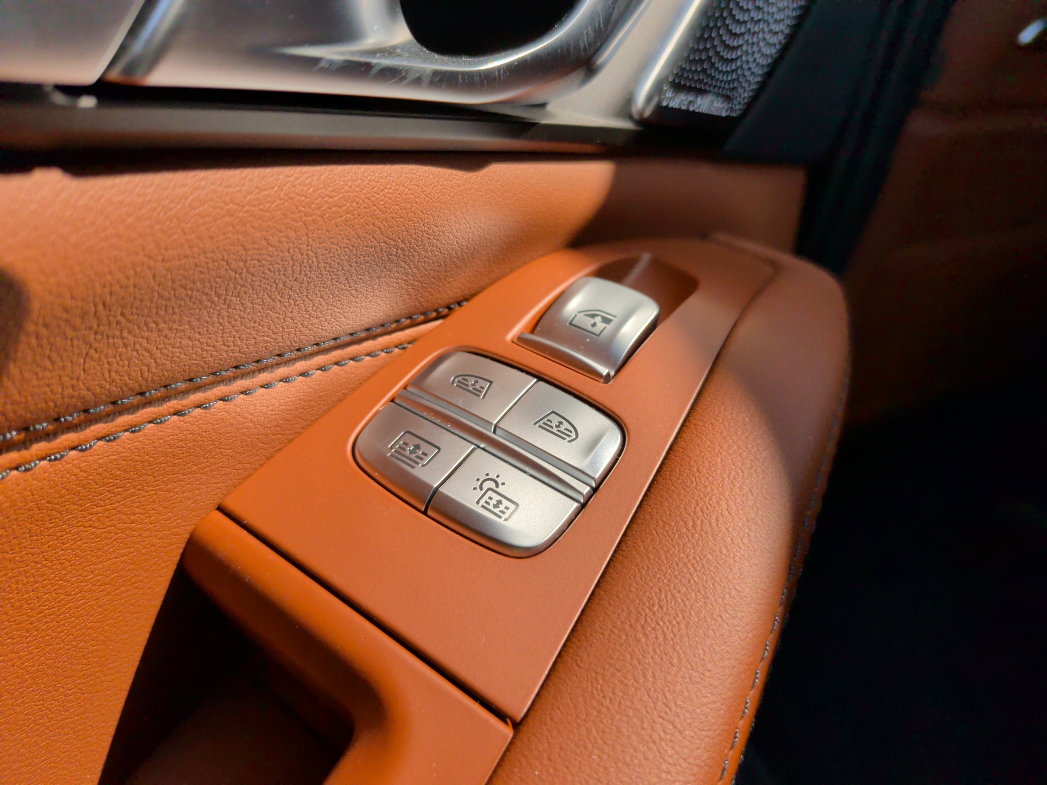 Used 2024 BMW X7 M60i w/ Executive Package image 47