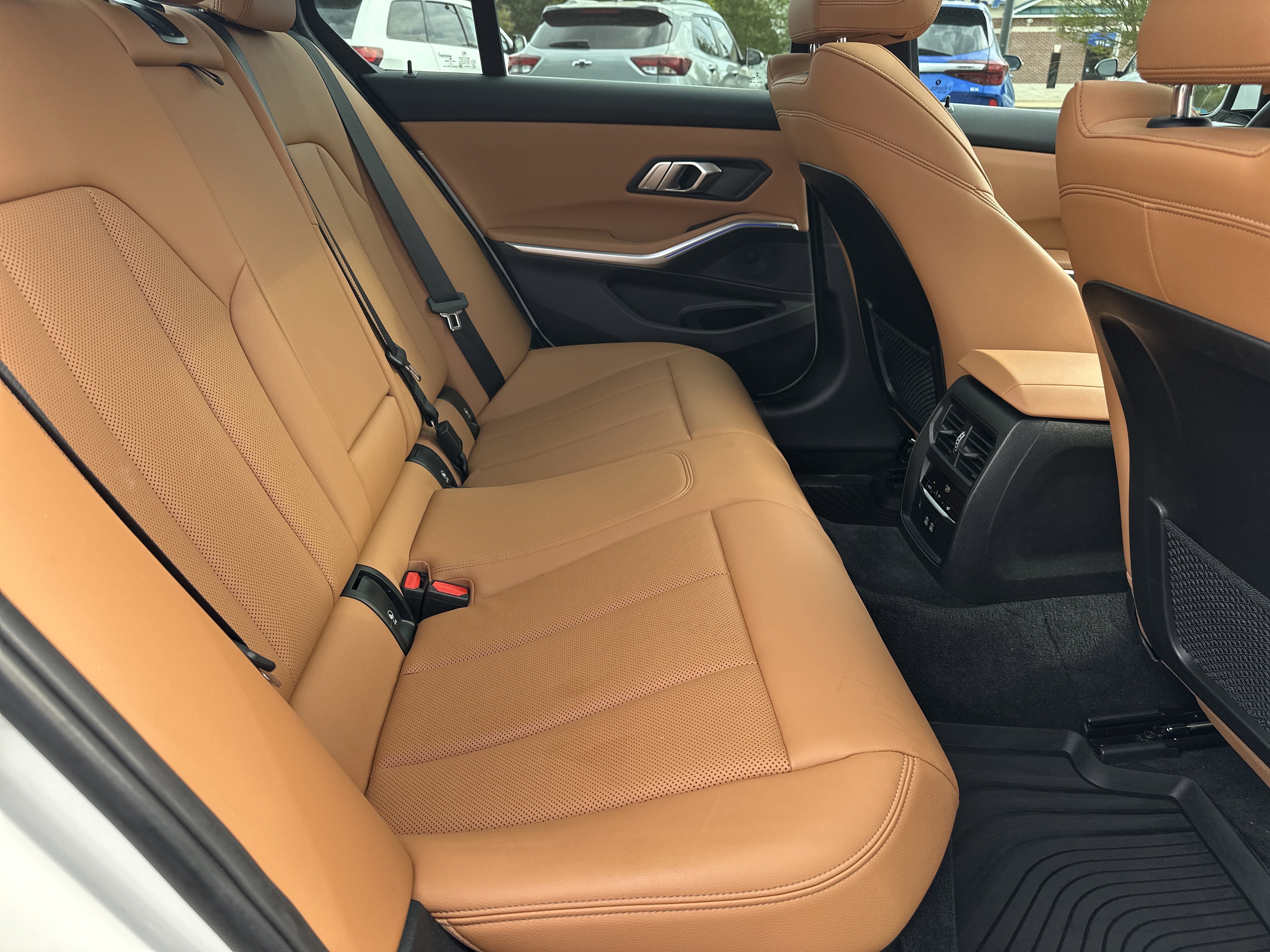 Used 2022 BMW 330i xDrive Sedan w/ Premium Package image 16