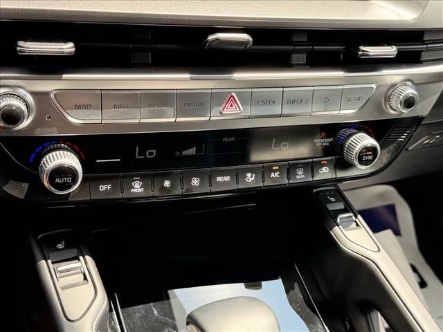 Used 2025 Kia Telluride S FWD image 25