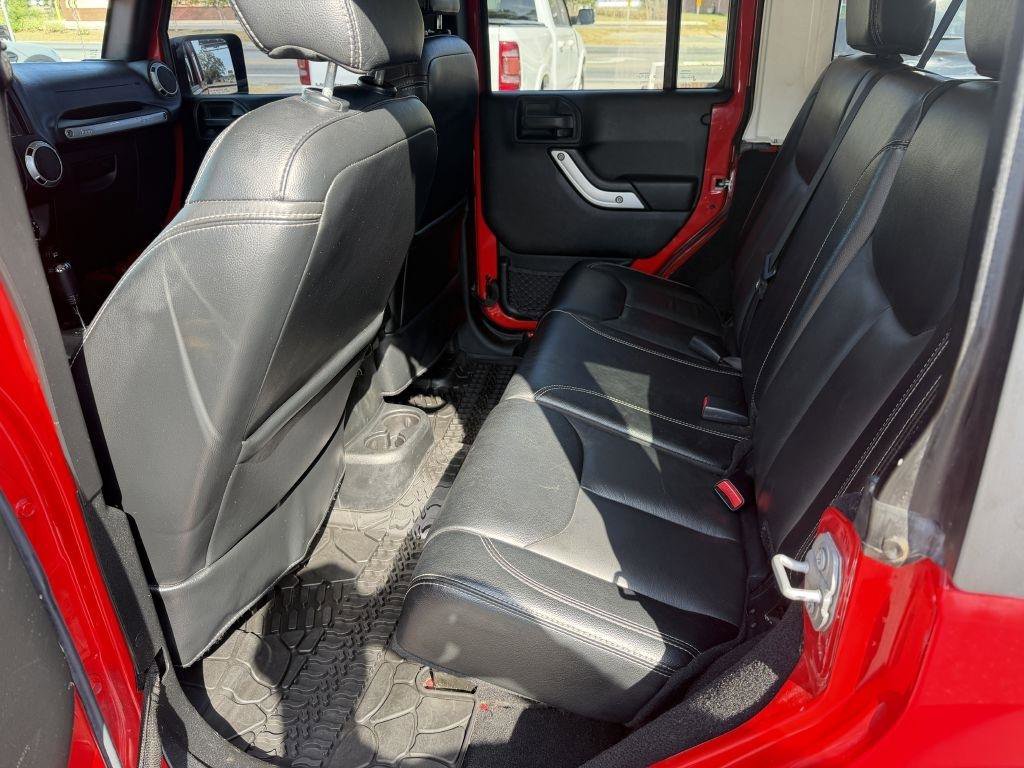 Used 2017 Jeep Wrangler Unlimited Rubicon AWD/4WD image 12