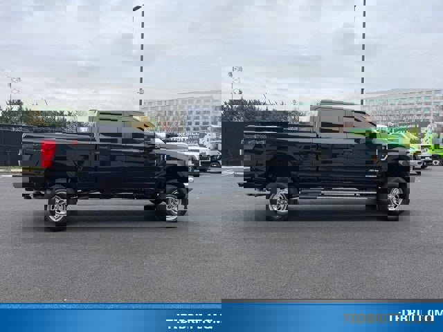 Used 2022 Ford F250 XL w/ Power Equipment Group image 9