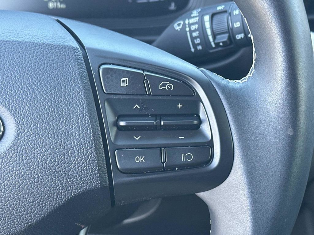 Used 2024 Hyundai Venue Limited image 16