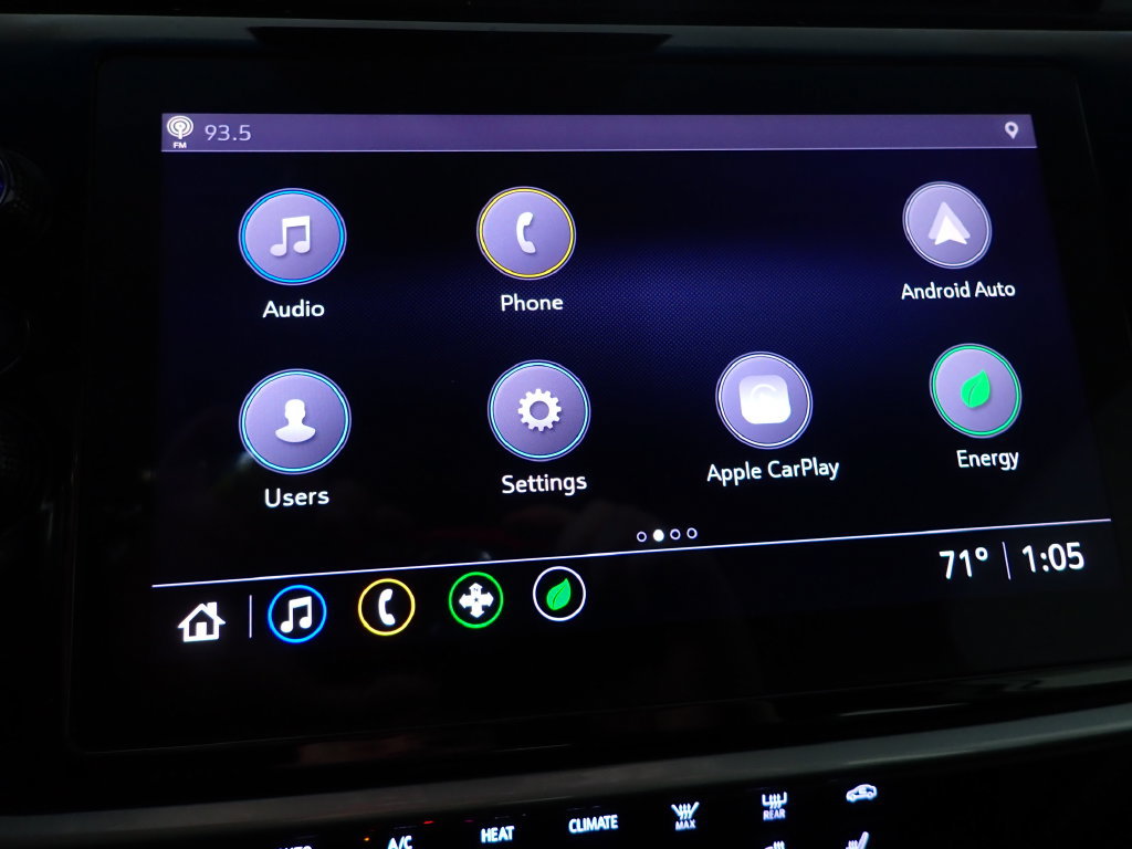 Used 2022 Chevrolet Bolt LT w/ Infotainment Package FWD image 3